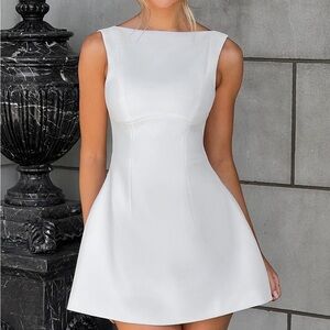 Chic White Sleeveless Mini Dress